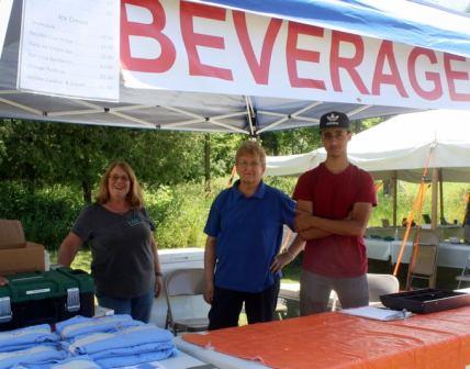 Beverages and Ice Cream at Art at the Mill